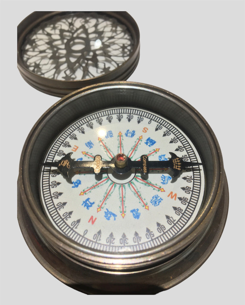 Compass With Pattern Glass Lid