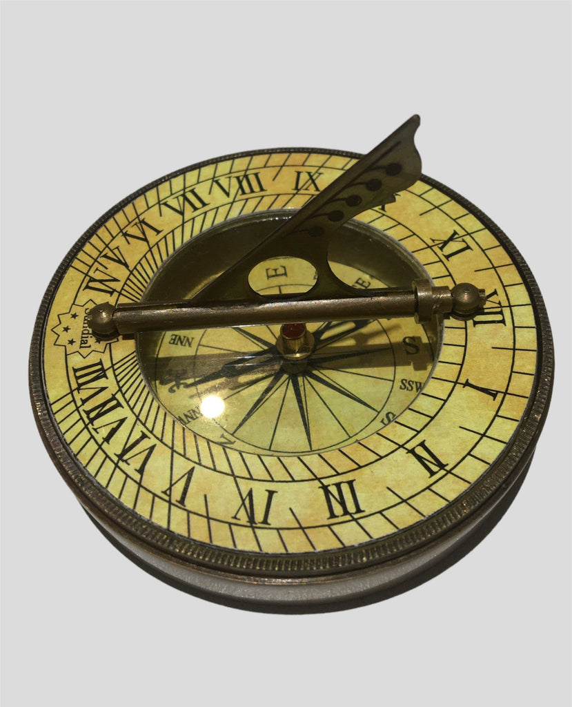 BRASS COMPASS/SUNDIAL WITH LID
